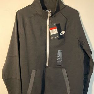 Nike half zip pull over never worn new with tags